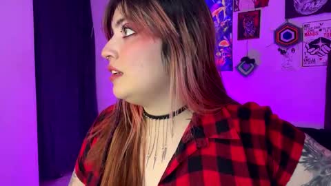 Snapshot of luna_rayy chatting on October 12, 5:44 am luna_rayy online show from October 12, 5:44 am