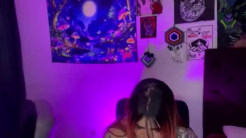 Snapshot of luna_rayy chatting on October 4, 9:23 pm luna_rayy online show from October 4, 9:23 pm