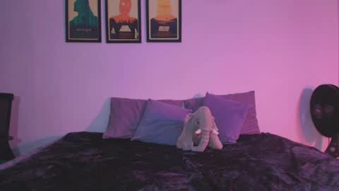 luna_roos30 online show from May 6, 9:26 am