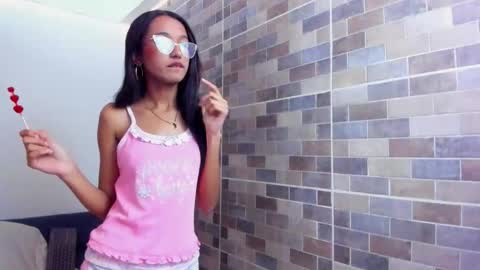 luna_valen online show from December 4, 9:47 pm