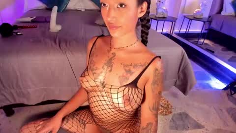 lunaa_moonn online show from May 21, 8:26 pm