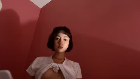 Lunah  online show from June 8, 1:39 am