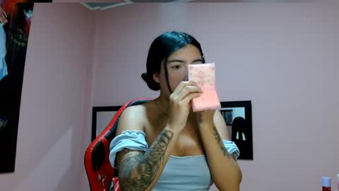 lunakittyx_ online show from May 21, 12:33 pm