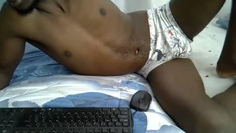 Snapshot of lunalove22_ chatting on October 2, 5:39 am lunalove22_ online show from October 2, 5:39 am