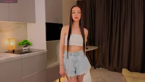 Lina online show from May 26, 6:30 am
