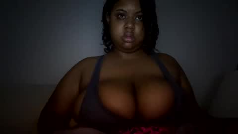 lunamoth00 online show from February 24, 10:51 am