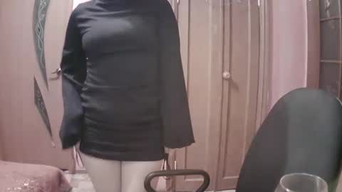 lunamystique_ online show from February 10, 11:02 pm