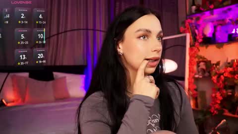 Luna  next streams Mon Fri Sat Sun 8pm-5am gmt0 online show from October 6, 10:16 pm