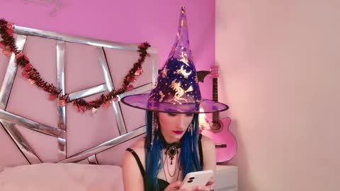 Snapshot of lunapagee chatting on October 14, 8:34 pm Luna Page online show from October 14, 8:34 pm