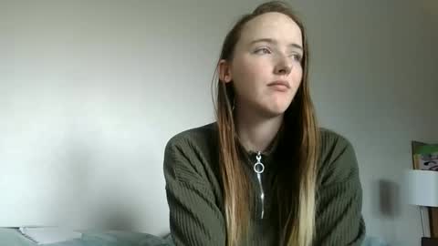 Snapshot of lunapixie2020 chatting on September 15, 7:26 pm lunapixie2020 online show from September 15, 7:26 pm