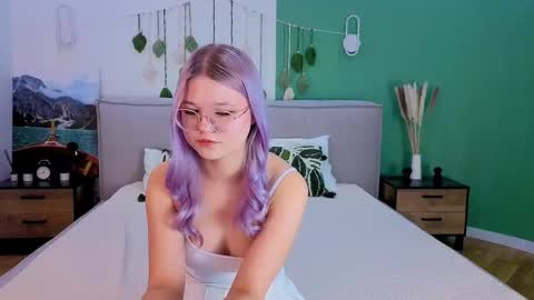 lunariafox online show from March 12, 2:54 pm