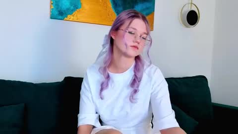 lunariafox online show from March 13, 3:04 pm