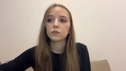 lunarleya online show from July 27, 5:32 pm