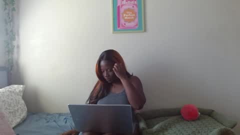 lunarnoelle online show from March 20, 9:31 pm