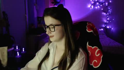LunaXcherry online show from May 14, 7:01 pm