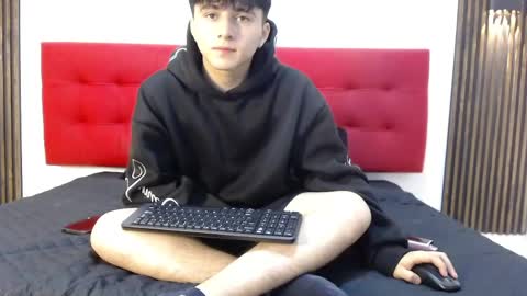 lunaydream online show from April 18, 11:34 am