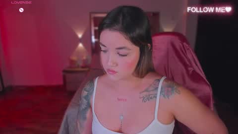 LUNA ROSE online show from November 28, 4:53 am