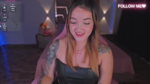 LUNA ROSE online show from November 23, 4:43 am