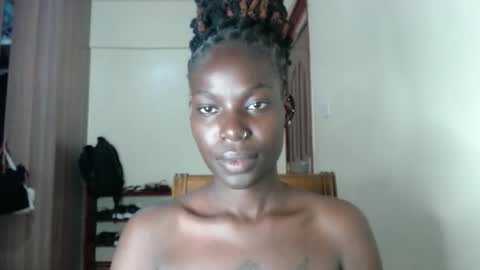 luo_queen online show from May 1, 9:47 am