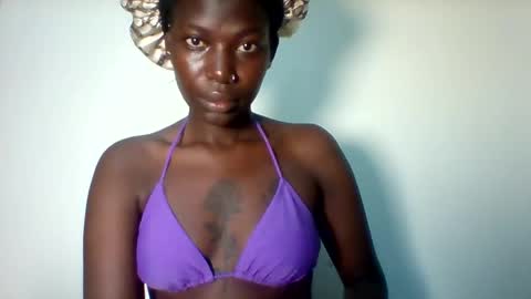 luo_queen online show from April 15, 2:48 am