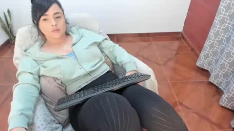 Snapshot of luscious86 chatting on February 26, 2:08 am PAULINA online show from February 26, 2:08 am