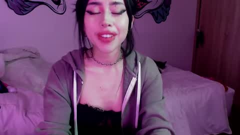 Snapshot of lustful_aprilx chatting on December 6, 1:02 am Valerie  April   online show from December 6, 1:02 am