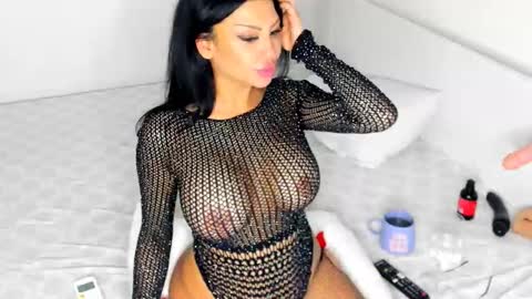 Snapshot of lustfulbeauty01 chatting on September 25, 10:06 pm Alexxa online show from September 25, 10:06 pm