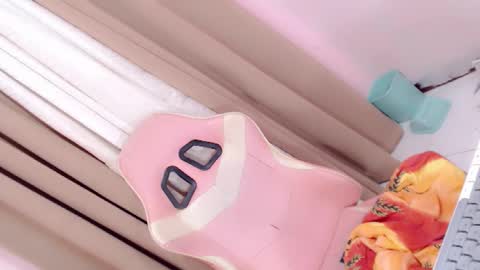 lustyseraphina online show from October 20, 6:29 am