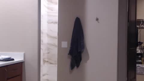 luv_missle online show from March 10, 5:11 am