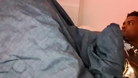 Snapshot of luvbug555 chatting on October 6, 10:44 am itsthadonnbae2xx online show from October 6, 10:44 am