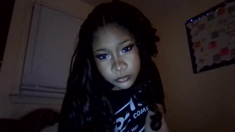 luvelybby22 online show from May 25, 6:19 am