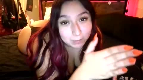 luvvespie online show from December 2, 5:15 am