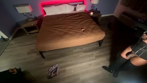 luvvlee online show from April 2, 8:21 am