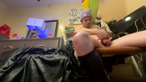 luvvlee online show from January 18, 3:26 am