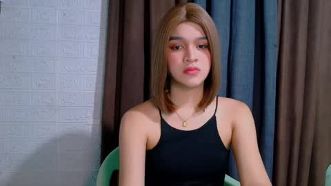 queen lux online show from March 29, 9:55 am