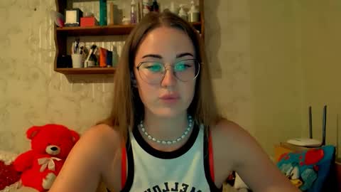 Snapshot of luxie_queen chatting on September 26, 4:37 pm Katie online show from September 26, 4:37 pm