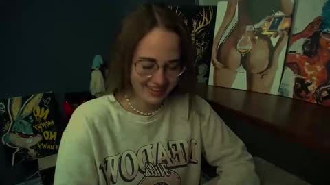 Snapshot of luxie_queen chatting on October 8, 12:33 pm Katie online show from October 8, 12:33 pm