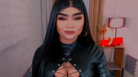 Snapshot of luxsasha chatting on October 27, 1:44 pm Sasha Blaire online show from October 27, 1:44 pm