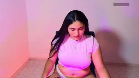 LYA DUBOIS  online show from May 7, 2:35 pm