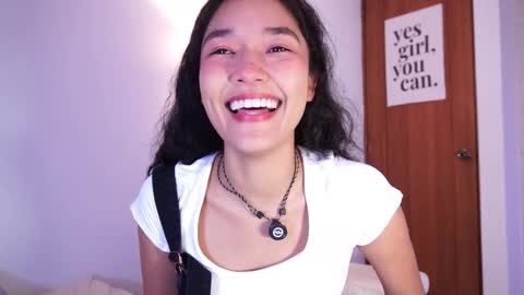 Lyhana Lee online show from December 3, 2:51 pm