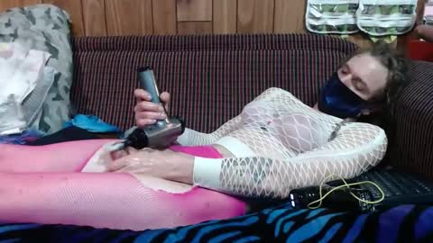 Snapshot of lyke2fuck chatting on February 10, 1:57 am Lyke2fuck online show from February 10, 1:57 am