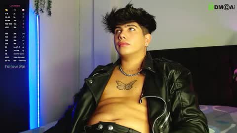 Snapshot of lylebennett_ chatting on October 2, 1:32 pm Lyle Bennett Freelance Model online show from October 2, 1:32 pm