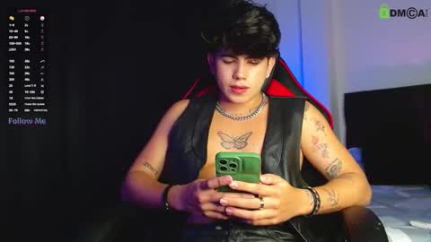 Snapshot of lylebennett_ chatting on October 8, 1:02 am Lyle Bennett Freelance Model online show from October 8, 1:02 am