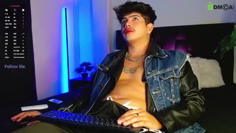 Snapshot of lylebennett_ chatting on September 21, 12:31 pm Lyle Bennett Freelance Model online show from September 21, 12:31 pm