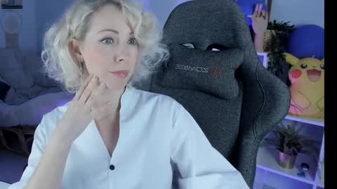 Snapshot of lylithskye chatting on February 1, 12:04 pm Lylith Skye NO NUDE model online show from February 1, 12:04 pm