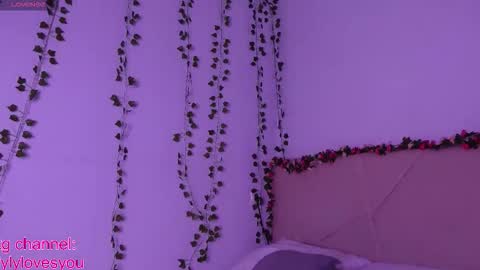 Snapshot of lyly_loveyou chatting on October 13, 5:31 am Lyly online show from October 13, 5:31 am