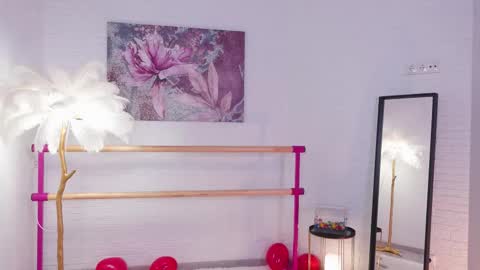 Snapshot of lyly_loveyou chatting on February 17, 9:46 am Lyly online show from February 17, 9:46 am