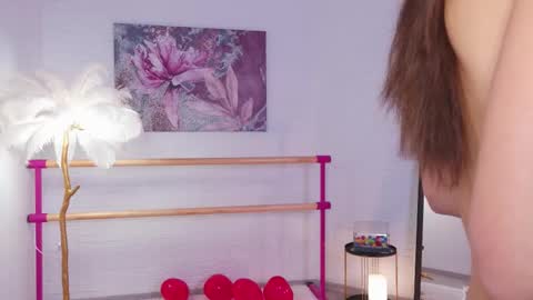 Snapshot of lyly_loveyou chatting on February 21, 5:35 am Lyly online show from February 21, 5:35 am
