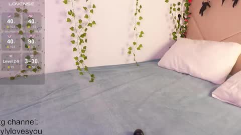 Snapshot of lyly_loveyou chatting on October 17, 5:44 am Lyly online show from October 17, 5:44 am