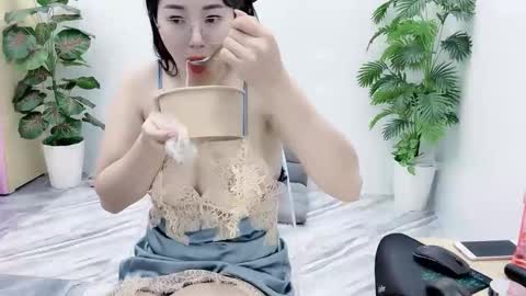 Snapshot of lyly_sweet97 chatting on October 10, 12:49 am lyly_sweet97 online show from October 10, 12:49 am